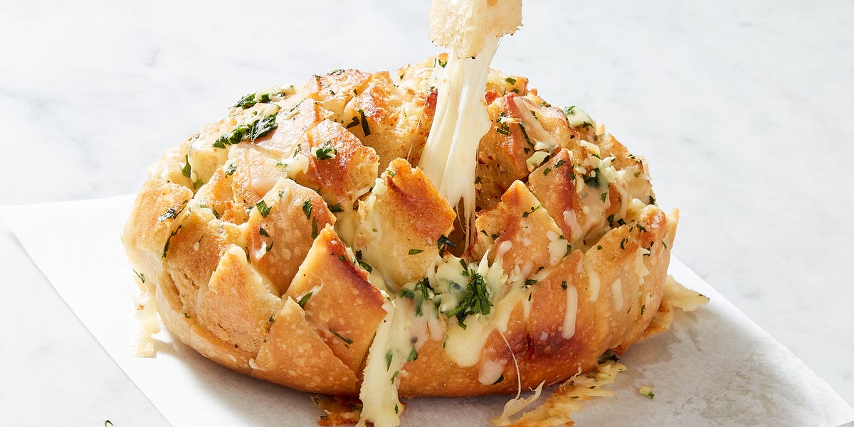 Irresistible Cheesy Garlic Pull Apart Bread for Any Gathering